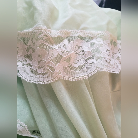 Vintage Victorian Style Mint Green Velvet and Lace Dress - Picture 10 of 10